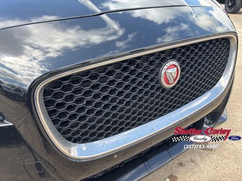 Used 2018 Jaguar XF Premium RWD image 6