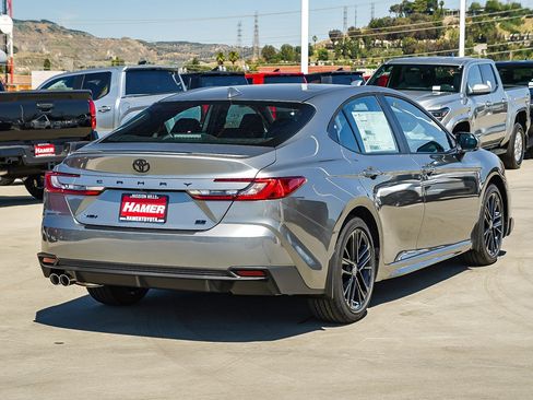 New 2026 Toyota Camry SE FWD image 7
