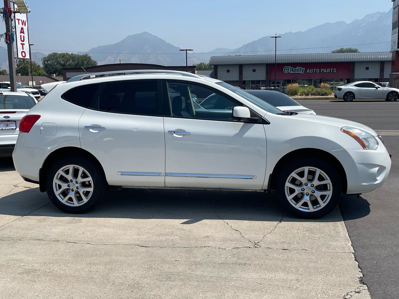 Used 2013 Nissan Rogue SL AWD/4WD image 4