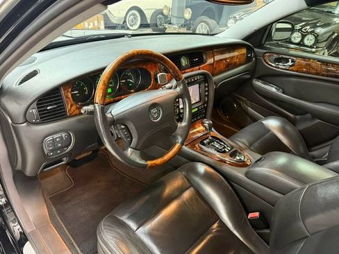 Used 2005 Jaguar XJ8 RWD image 13