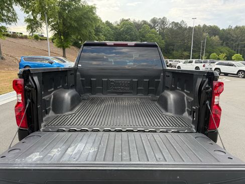 Used 2025 Chevrolet Silverado 1500 LT AWD/4WD image 25