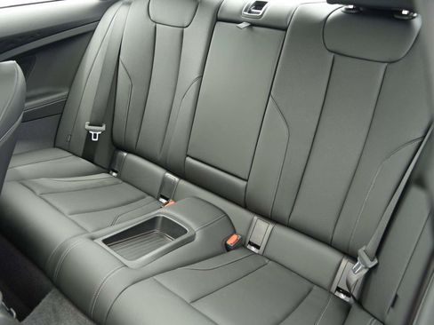 Used 2025 BMW M240i Coupe RWD image 11