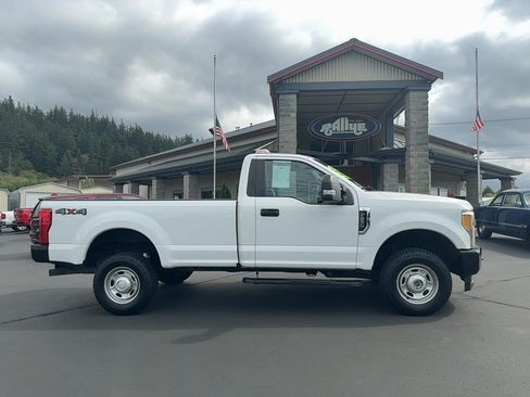 Used 2017 Ford F250 XL w/ Power Equipment Group AWD/4WD image 5
