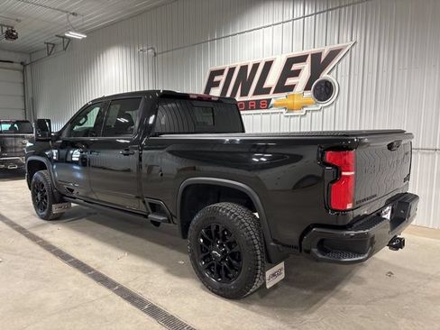 Used 2025 Chevrolet Silverado 2500 High Country w/ Midnight Edition AWD/4WD image 10