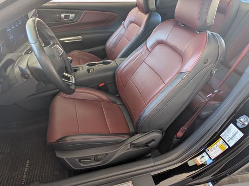 Used 2025 Ford Mustang GT Premium image 16