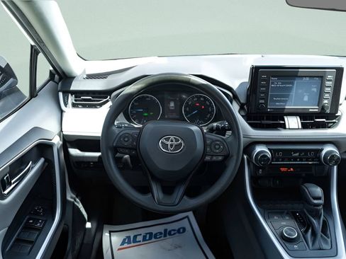 Used 2021 Toyota RAV4 XLE w/ Convenience Package AWD/4WD image 17