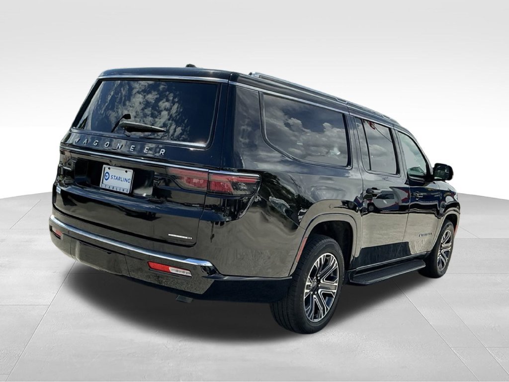 Used 2024 Jeep Wagoneer L Series II RWD image 5