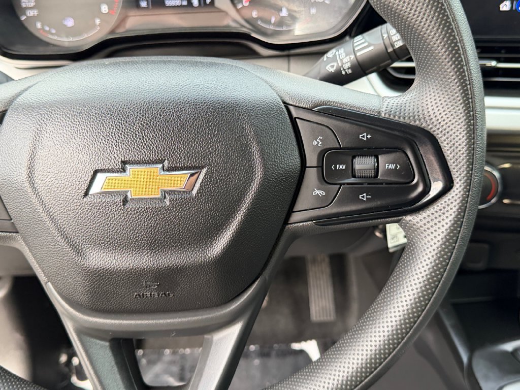 Used 2025 Chevrolet Trax LS w/ Driver Confidence Package FWD image 18