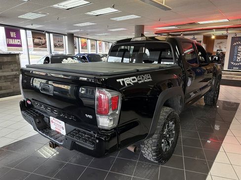 Used 2017 Toyota Tacoma TRD Off-Road image 6
