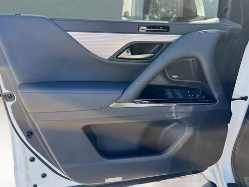 Used 2023 Lexus LX 600 F Sport image 23