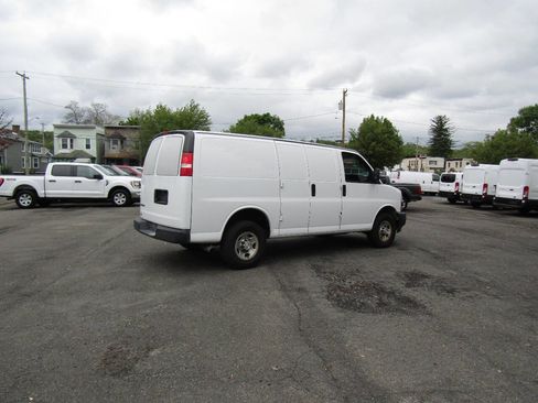 Used 2021 Chevrolet Express 2500 w/ Driver Convenience Package RWD image 27