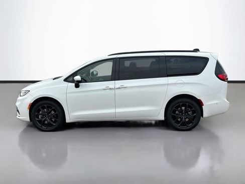 Certified 2023 Chrysler Pacifica Touring-L w/ S Appearance Package AWD/4WD image 8