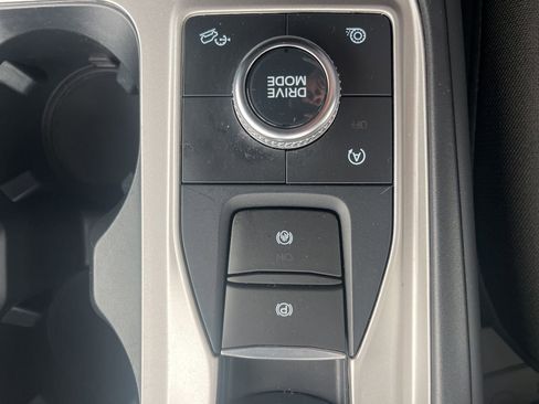 Certified 2024 Ford Explorer XLT AWD/4WD image 27