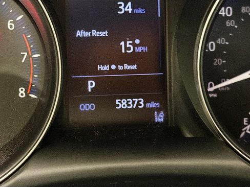 Used 2020 Toyota C-HR LE FWD image 8