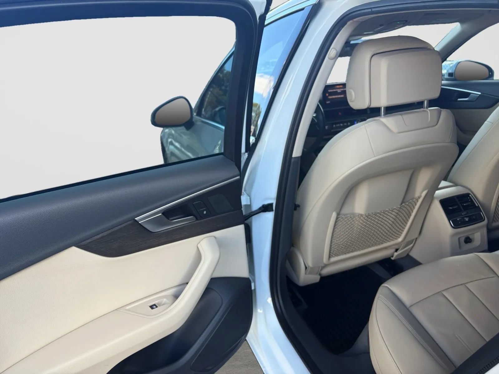 Used 2019 Audi A4 2.0T Premium w/ Convenience Package FWD image 14