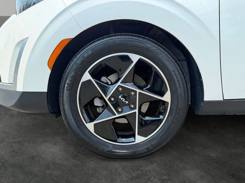 Used 2023 Kia Soul EX FWD image 4