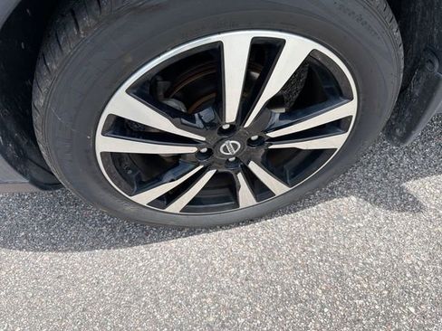 Used 2018 Nissan Kicks SV FWD image 14