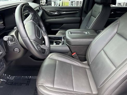 Used 2024 GMC Yukon XL Denali w/ Advanced Technology Package AWD/4WD image 14