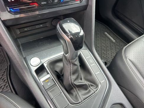 Used 2022 Volkswagen Tiguan SE FWD image 25