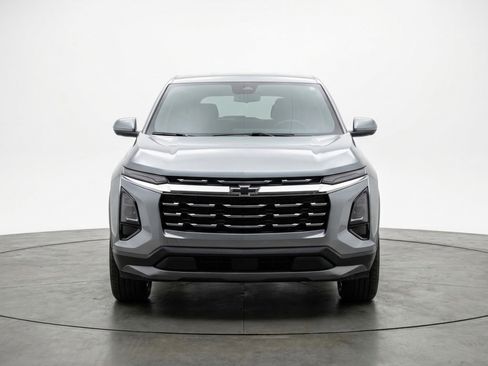 Used 2025 Chevrolet Equinox LT image 2