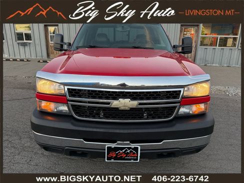 Used 2007 Chevrolet Silverado 2500 LT w/ Heavy-Duty Power Package image 2