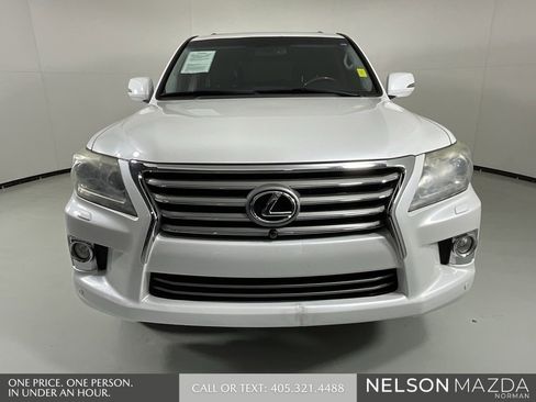 Used 2013 Lexus LX 570 4WD w/ Luxury Pkg image 2