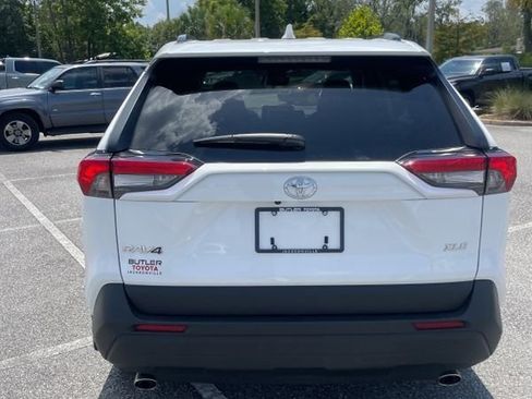 Used 2025 Toyota RAV4 XLE w/ Convenience Package FWD image 5