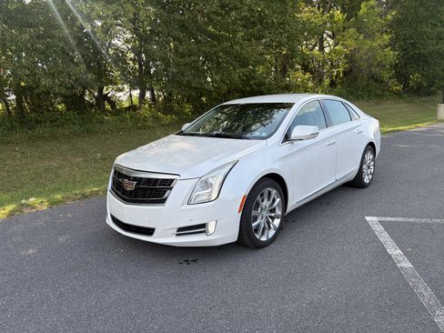 Used 2016 Cadillac XTS Premium AWD/4WD image 3