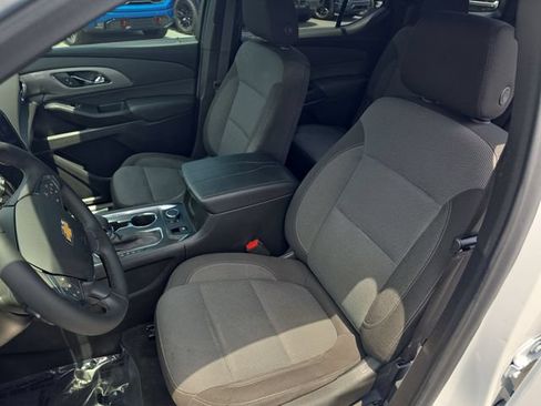 Used 2023 Chevrolet Traverse LT FWD image 17