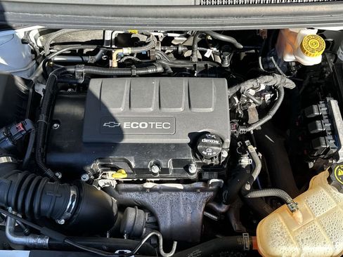 Used 2020 Chevrolet Sonic LT image 18