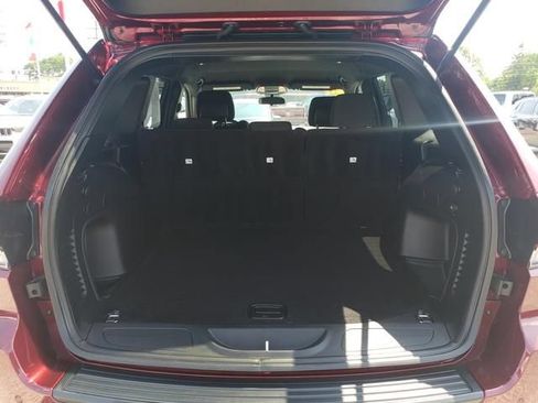 Used 2021 Jeep Grand Cherokee Laredo AWD/4WD image 5