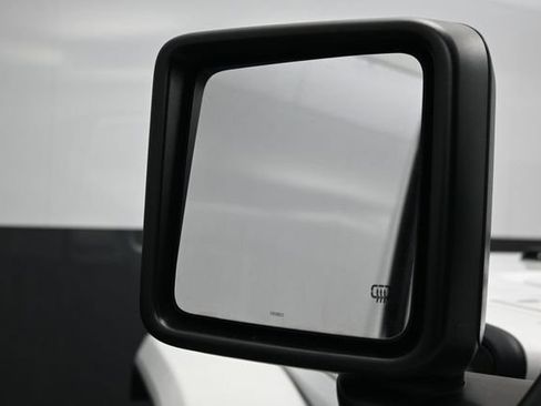 Used 2021 Jeep Wrangler Unlimited Sahara AWD/4WD image 4