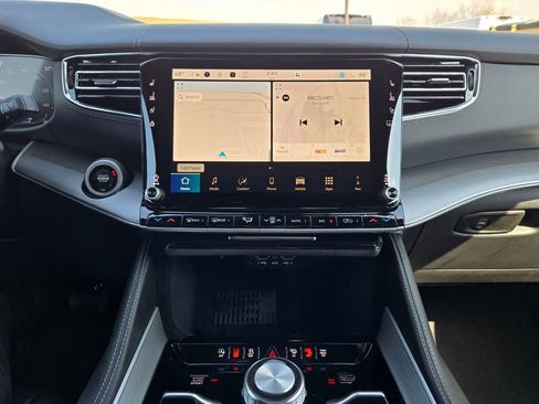 New 2026 Jeep Grand Wagoneer Limited AWD/4WD image 19