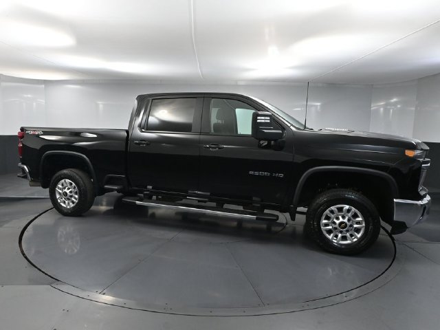 Used 2025 Chevrolet Silverado 2500 LT w/ Convenience Package AWD/4WD image 3