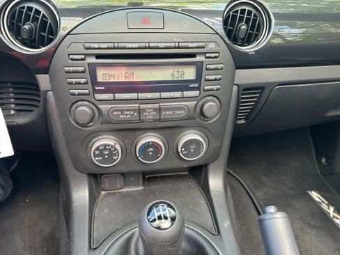 Used 2014 MAZDA MX-5 Miata Sport w/ Convenience Package image 14