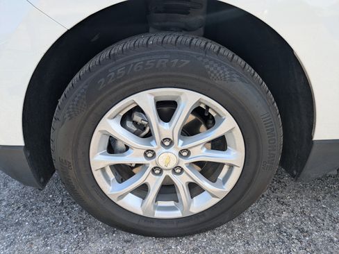 Used 2018 Chevrolet Equinox LT FWD image 11