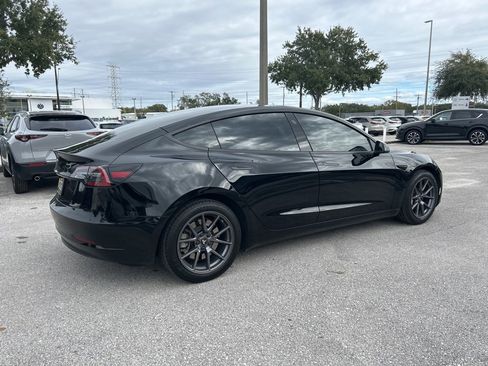 Used 2023 Tesla Model 3 Standard Range image 9
