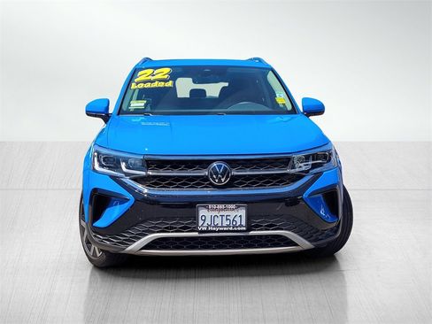 Used 2022 Volkswagen Taos SEL image 2