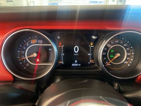 Used 2023 Jeep Wrangler Unlimited Rubicon w/ Cold Weather Group AWD/4WD image 18