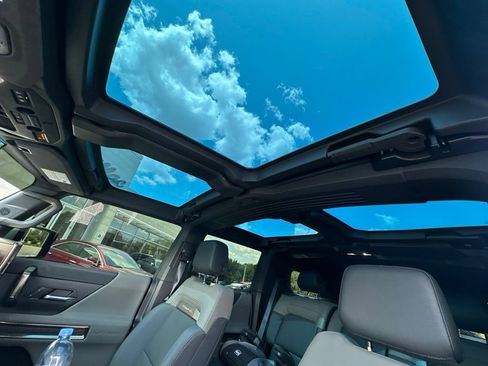 Used 2024 GMC Hummer EV 3X AWD/4WD image 8
