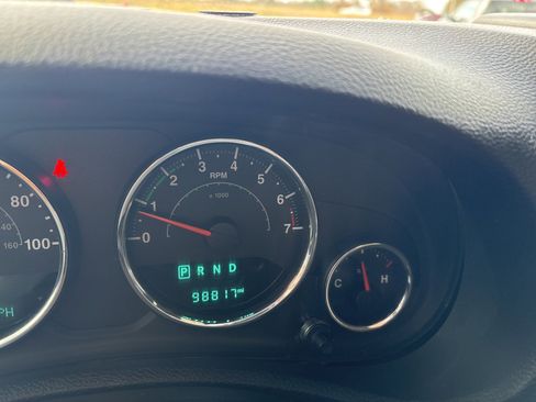 Used 2016 Jeep Wrangler Unlimited Sahara w/ Dual Top Group image 13