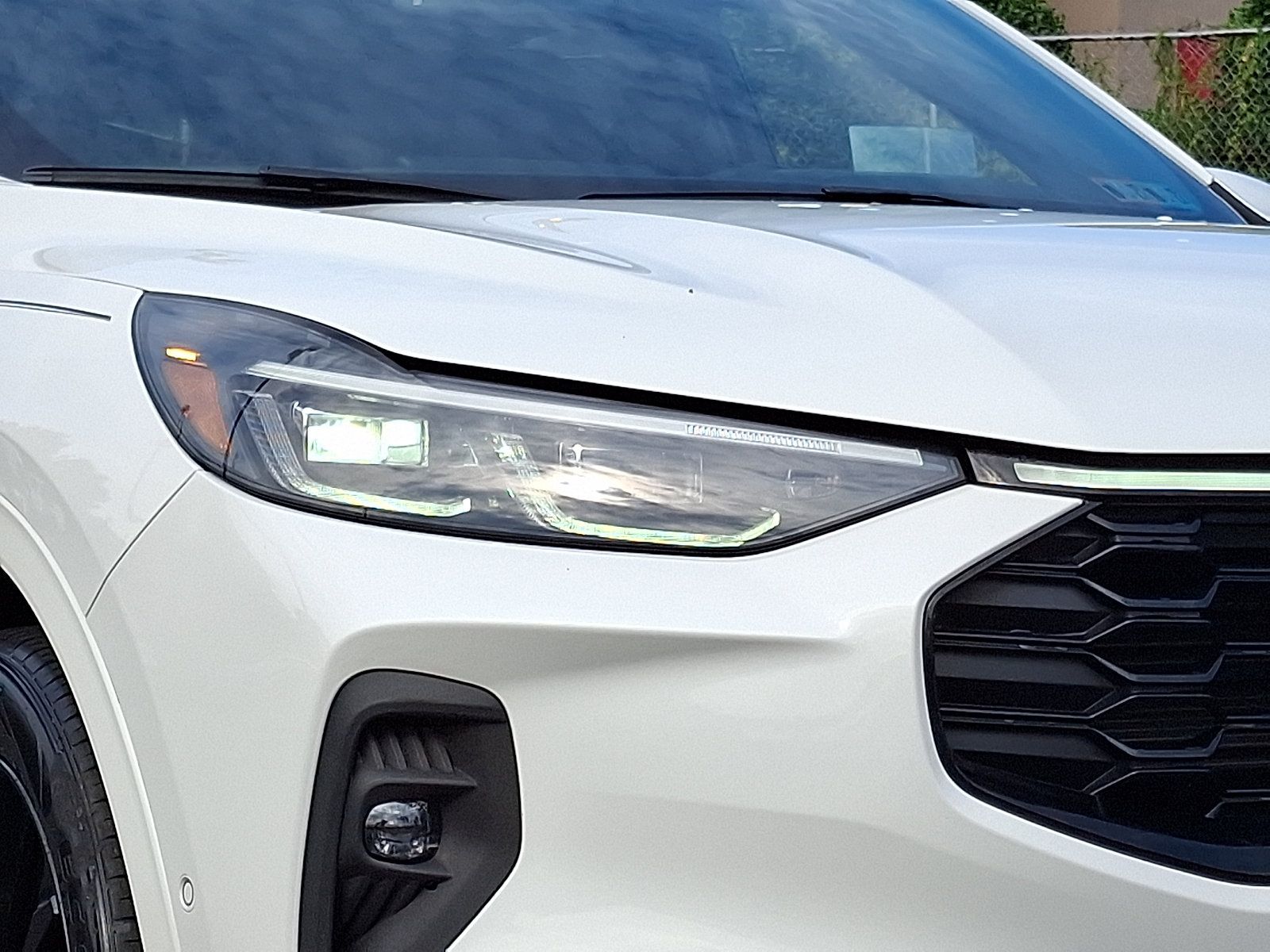 Certified 2024 Ford Escape ST-Line Elite w/ Premium Technology Package AWD/4WD image 9