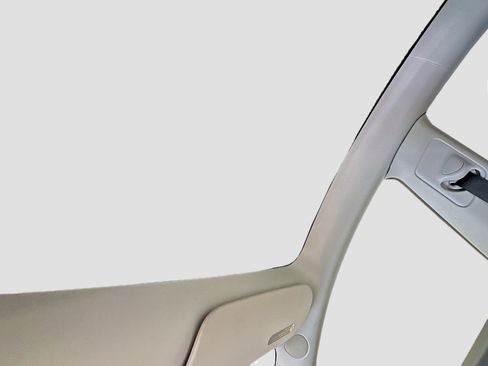 Used 2022 Tesla Model Y Long Range image 27