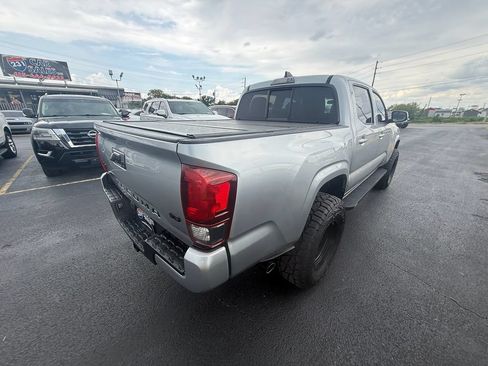 Used 2022 Toyota Tacoma SR AWD/4WD image 3