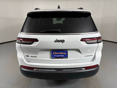 Used 2022 Jeep Grand Cherokee L Laredo w/ Luxury Tech Group I image 7