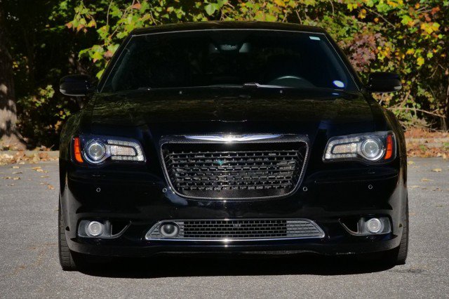 Used 2012 Chrysler 300 SRT8 w/ 19-Premium Speaker Group RWD image 5