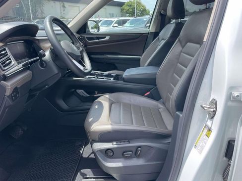 Certified 2024 Volkswagen Atlas SEL AWD/4WD image 16