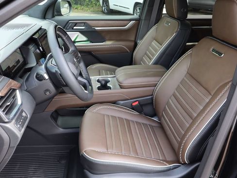 New 2026 GMC Acadia Denali Ultimate w/ LPO, Floor Liner Package AWD/4WD image 12