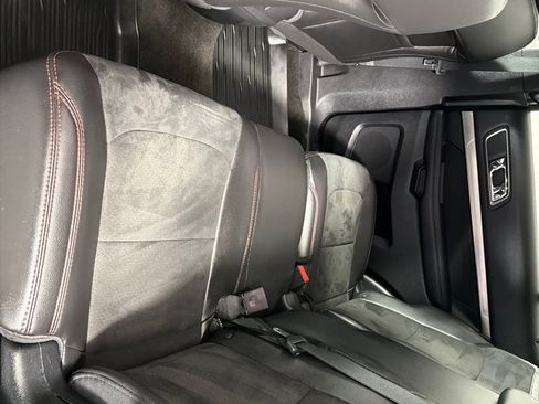 Used 2018 Ford Explorer XLT w/ Equipment Group 202A AWD/4WD image 19