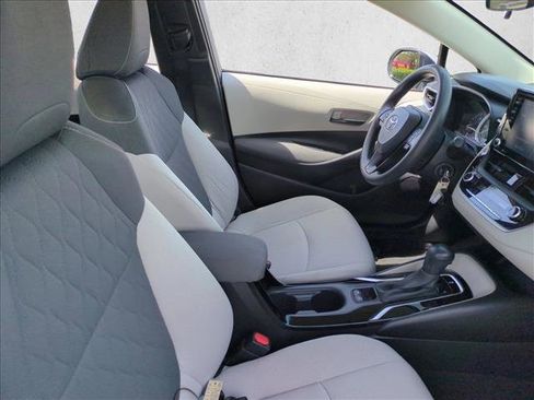 Used 2022 Toyota Corolla LE FWD image 19